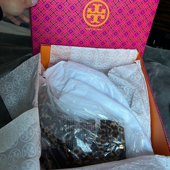 Tory Burch Lila Zip Up Ankle Bootie Leopard - Picture 7 of 11